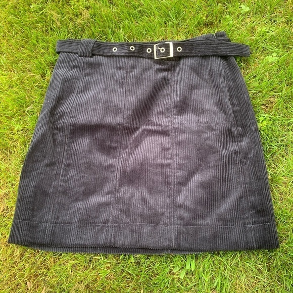Urban Outfitters Belted Corduroy Mini … - Picture 5 of 8